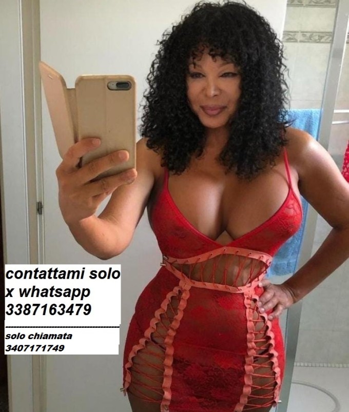 trans transex transessuale tettona culone cazzone