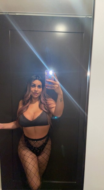 Ragazza escort disponibile per incontri sessuali a pagamento senza problemi